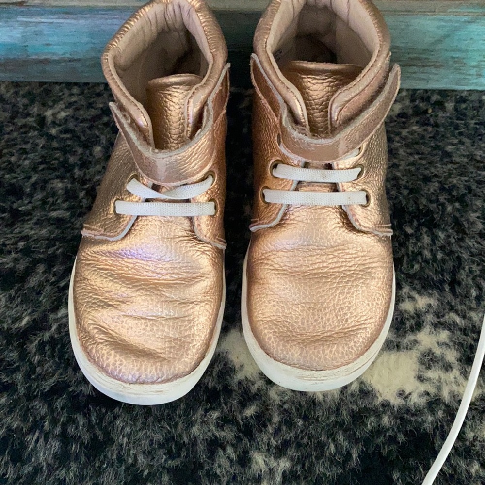 Girls monkeyfeet